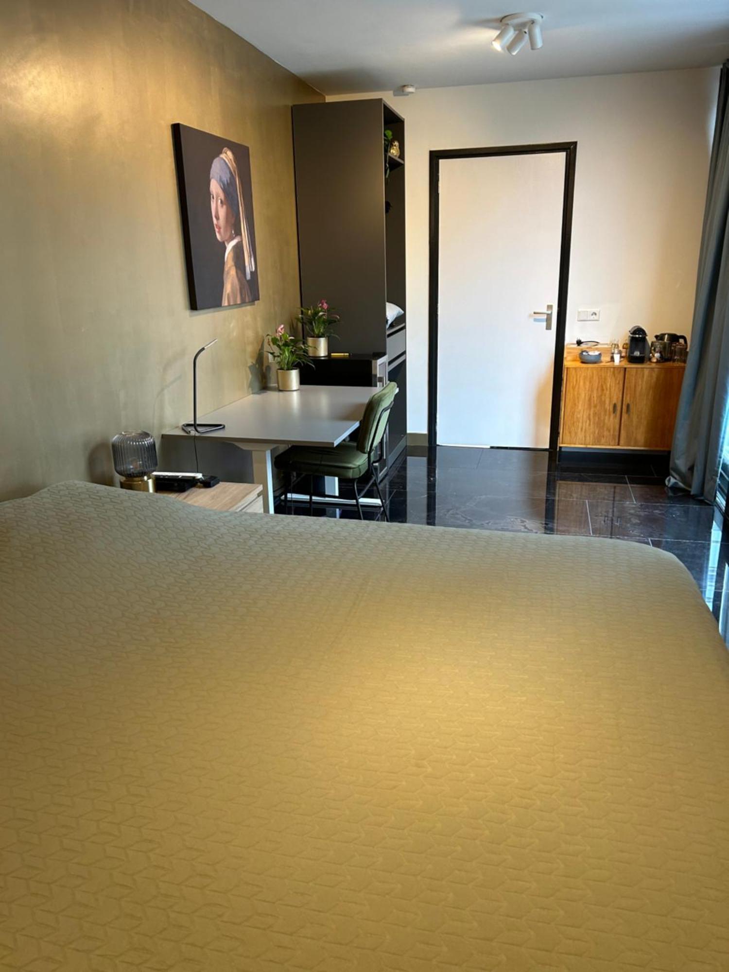 B&B Noordoostpolder 에멀로드 외부 사진